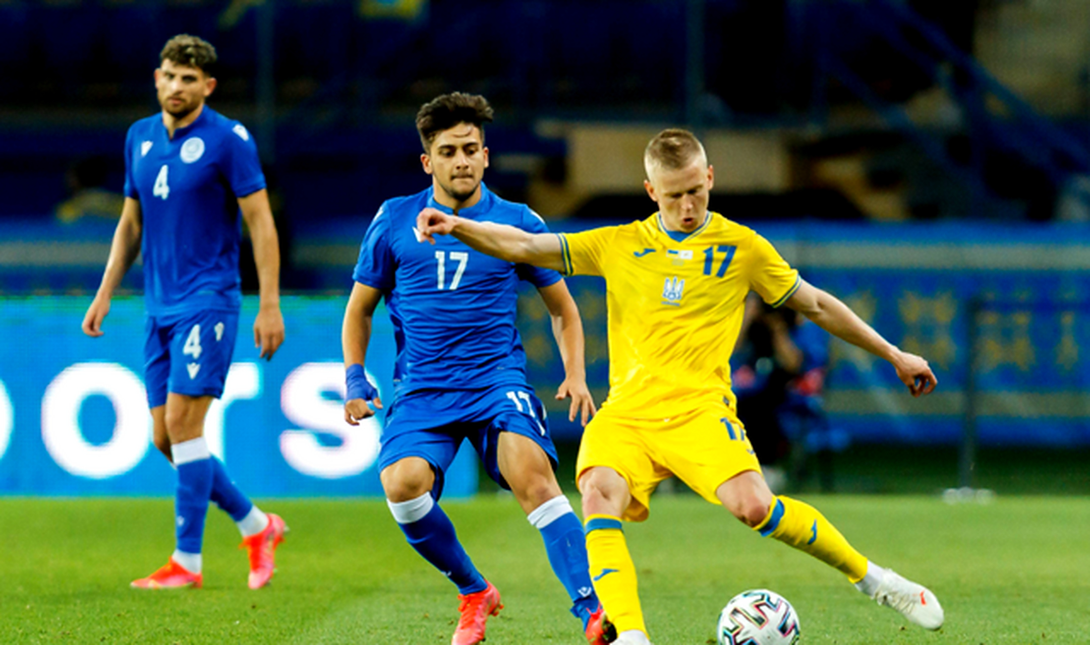 包含英格兰队在欧预赛中经历曲折但最终赢下对手的词条