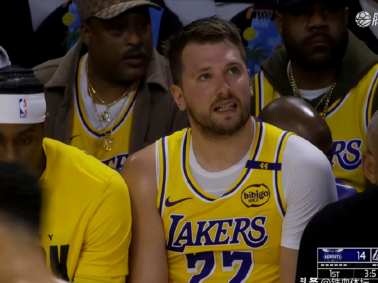 黄蜂主场战胜独行侠，取得两连胜