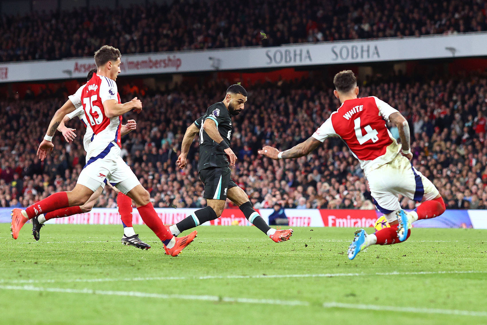 开云体育-阿森纳中场大将破门得分，展望未来足坛成就