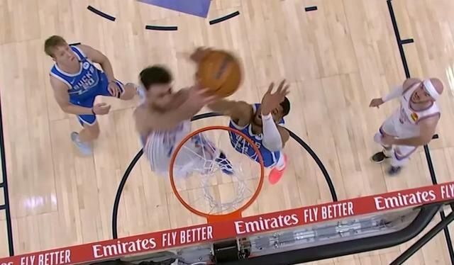 包含开拓者惨败老鹰，利拉德表现低迷未能带队胜利的词条