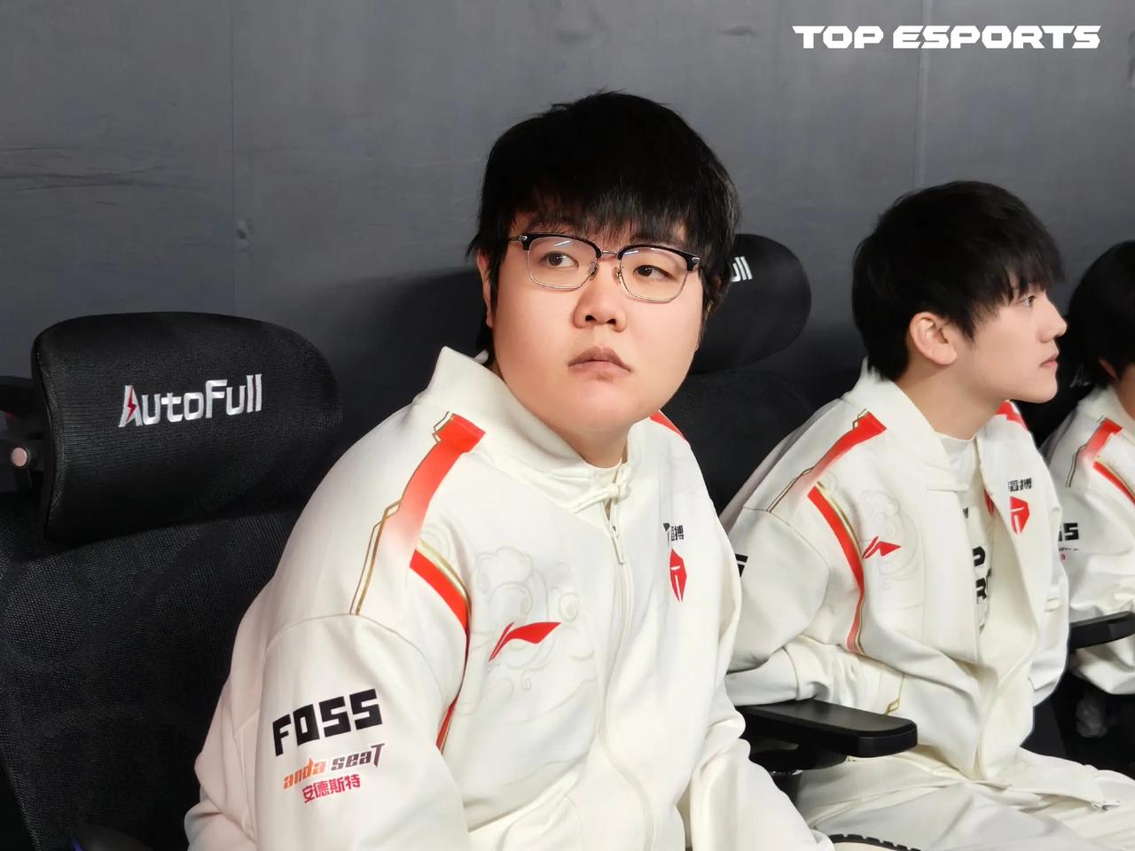 开云体育平台APP-TES轻取BRO，Ruler关键团战开团秒人宿敌对决成都决赛之夜，点燃全场激情