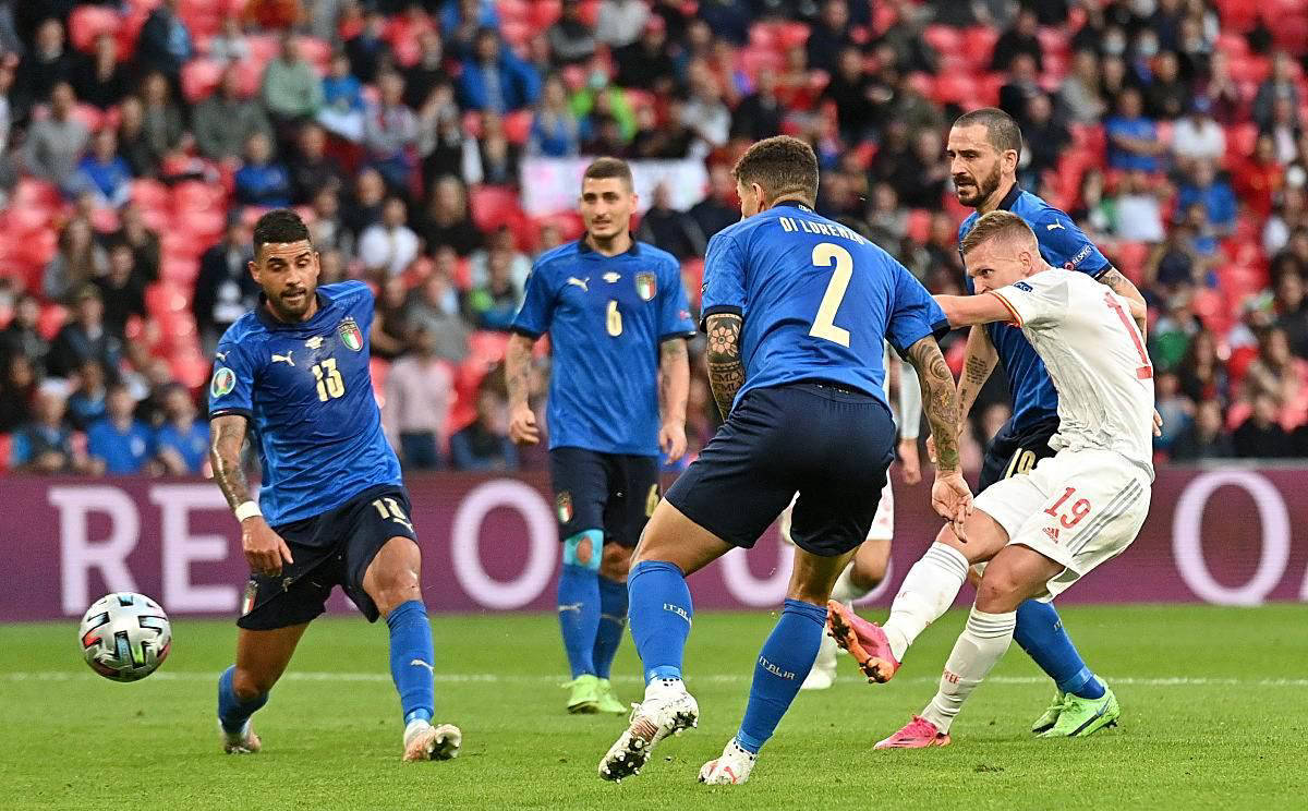 开云体育app-佛罗伦萨客场击败那不勒斯，反击速度惊人