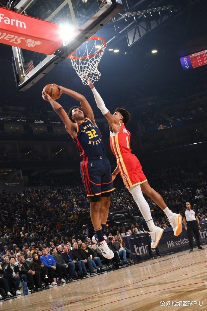 开云体育平台APP-勇士再遭溃败，汤普森防守火力全无