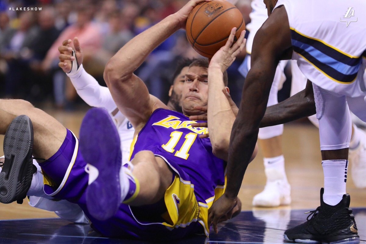 诺维奇客场擒胜！逆转战胜对手终结连败的简单介绍