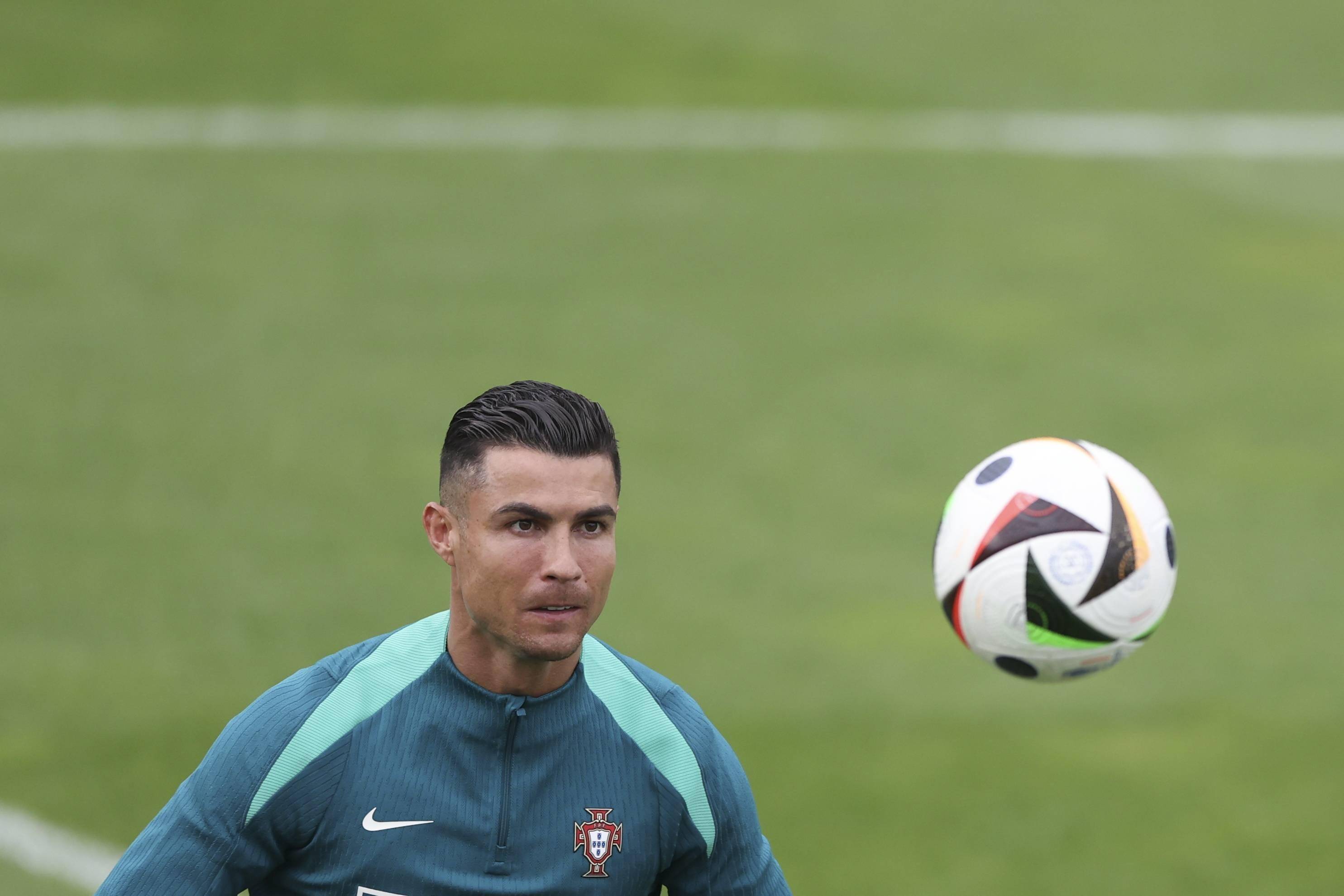 葡萄牙球星在欧冠半决赛中发挥出色