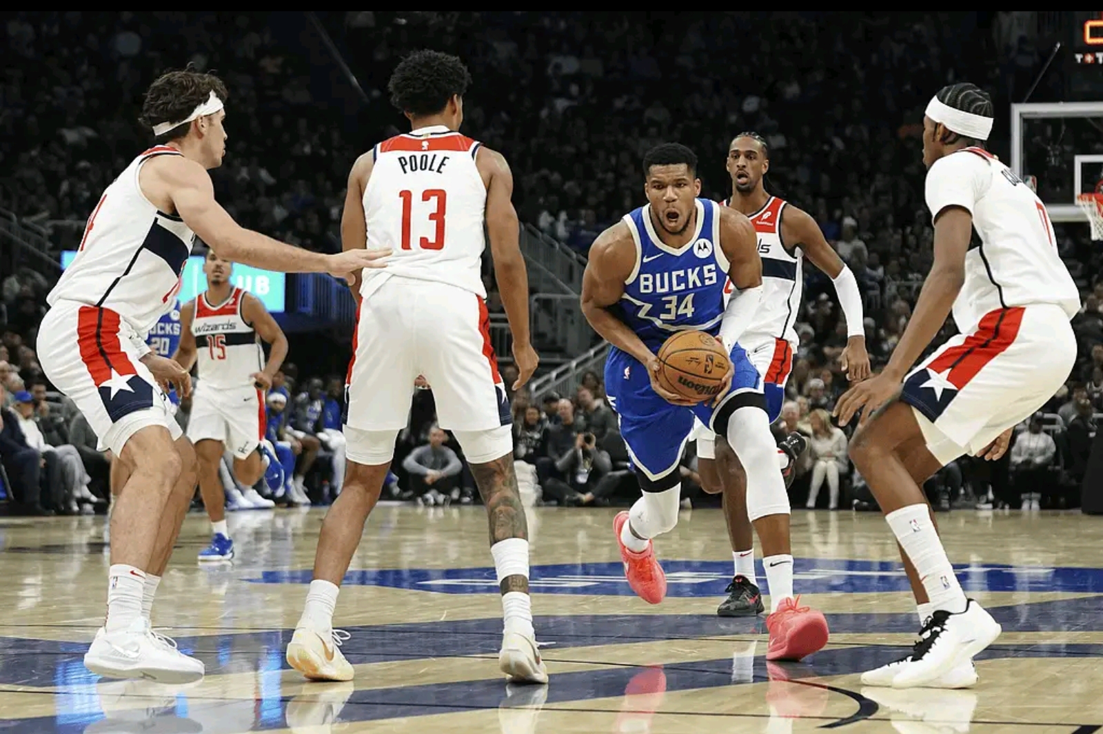 关于雄鹿险胜魔术,德罗赞关键制胜的信息 关于雄鹿险胜魔术,德罗赞关键制胜的信息