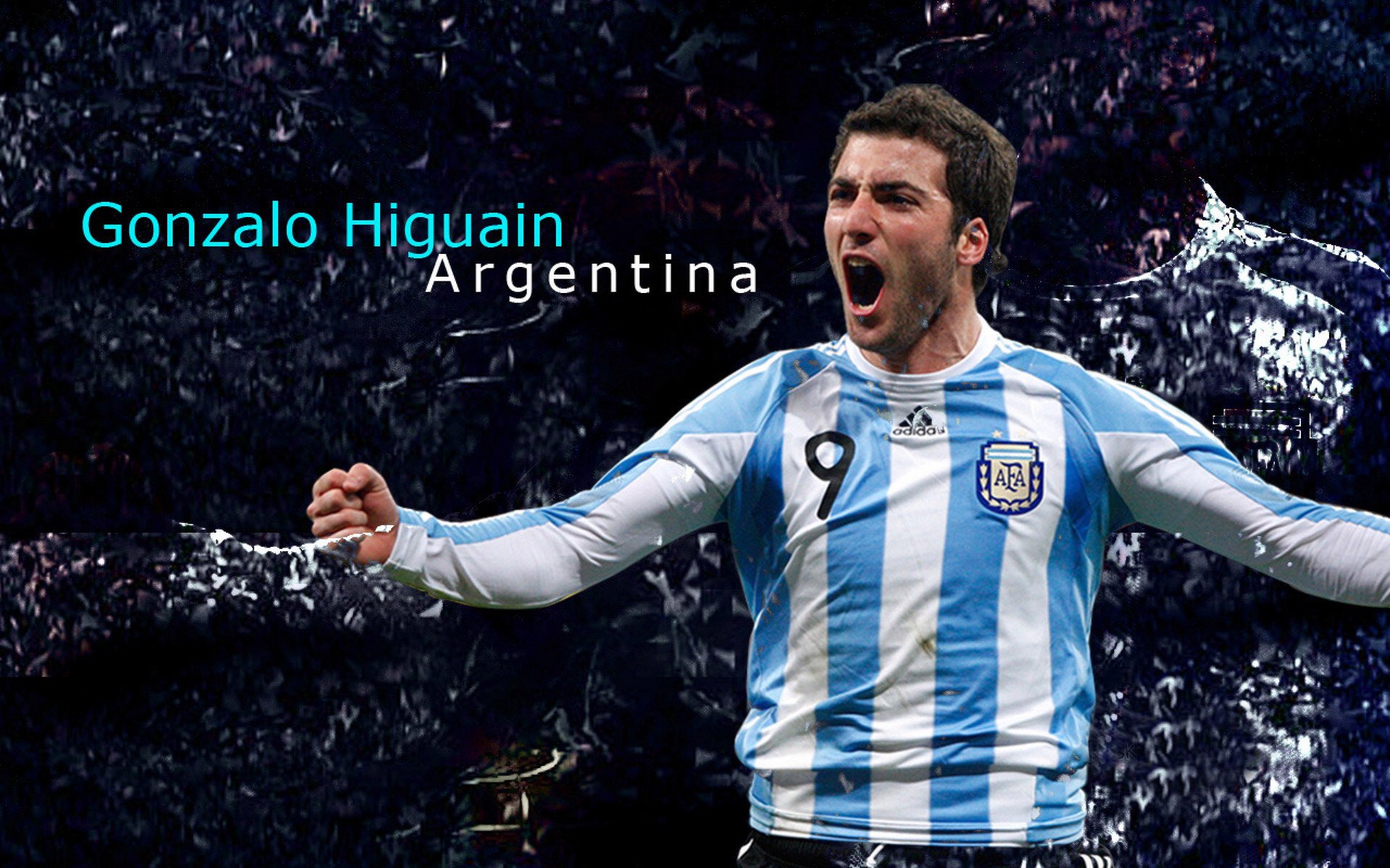 绿茵场与乒乓桌，绝境反击与火热弧线的双重奏